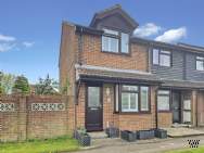 Main Photo of a 2 bedroom  End of Terrace House for sale
