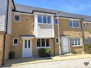 Main Photo of a 3 bedroom  Terraced House for sale