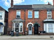 Main Photo of a 4 bedroom  Terraced House to rent