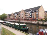 Main Photo of a 2 bedroom  Apartment to rent