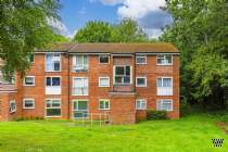 Main Photo of a 2 bedroom  Flat to rent