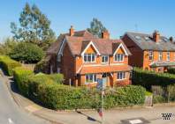 Main Photo of a 4 bedroom  Detached House for sale