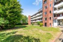 Main Photo of a 1 bedroom  Flat for sale