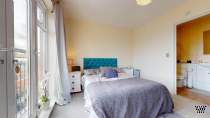 Main Photo of a 2 bedroom  Flat to rent