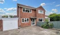 Main Photo of a 4 bedroom  Detached House for sale
