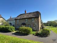Main Photo of a 4 bedroom  Detached House for sale