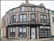 Main Photo of a 2 bedroom  Flat for sale