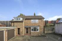 Main Photo of a 4 bedroom  Detached House to rent