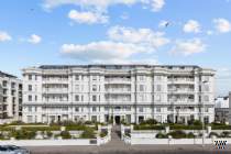 Main Photo of a 3 bedroom  Flat for sale