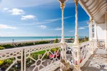 Main Photo of a 2 bedroom  Flat for sale