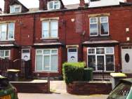 Main Photo of a 4 bedroom  Terraced House to rent