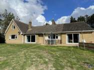 Main Photo of a 5 bedroom  Bungalow for sale