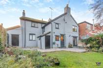 Main Photo of a 3 bedroom  Cottage for sale