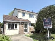 Main Photo of a 4 bedroom  Semi Detached House for sale