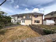 Main Photo of a 4 bedroom  Semi Detached House for sale