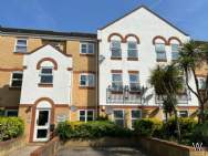 Main Photo of a 2 bedroom  Flat to rent