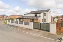 Main Photo of a 4 bedroom  Detached House for sale