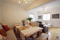 Main Photo of a 3 bedroom  Flat to rent