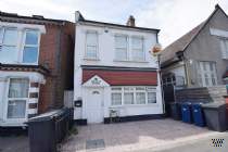 Main Photo of a 2 bedroom  Flat to rent