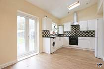 Main Photo of a 3 bedroom  Terraced House to rent