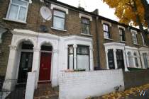 Main Photo of a 3 bedroom  Terraced House for sale