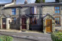 Main Photo of a 2 bedroom  Cottage for sale