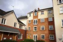 Main Photo of a 3 bedroom  Flat to rent