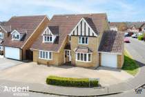 Main Photo of a 6 bedroom  Detached House for sale