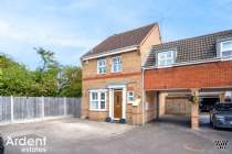Main Photo of a 3 bedroom  Link Detached House for sale