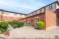 Main Photo of a 1 bedroom  Apartment for sale