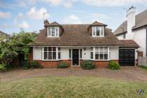 Main Photo of a 3 bedroom  Detached House to rent