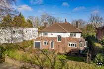 Main Photo of a 4 bedroom  Detached House for sale