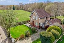Main Photo of a 3 bedroom  Detached House for sale