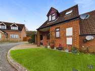 Main Photo of a 2 bedroom  Link Detached House for sale