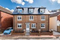 Main Photo of a 4 bedroom  Terraced House for sale