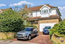 Main Photo of a 5 bedroom  Detached House for sale