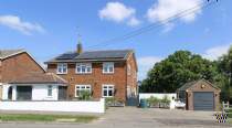 Main Photo of a 6 bedroom  Detached House for sale