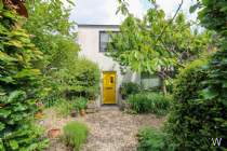 Main Photo of a 3 bedroom  Detached House for sale