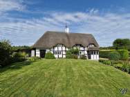Main Photo of a 4 bedroom  Detached House for sale