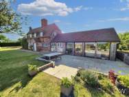 Main Photo of a 4 bedroom  Detached House for sale