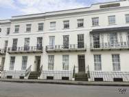 Main Photo of a 3 bedroom  Apartment for sale