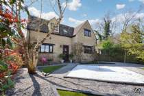 Main Photo of a 2 bedroom  Detached House for sale
