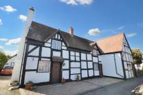 Main Photo of a 4 bedroom  Semi Detached House for sale