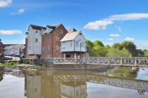 Main Photo of a 3 bedroom  Apartment for sale