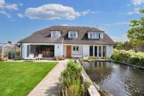 Main Photo of a 5 bedroom  Detached House for sale