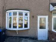 Main Photo of a 3 bedroom  Terraced House to rent