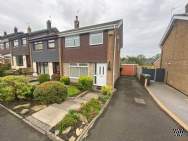 Main Photo of a 3 bedroom  Town House to rent
