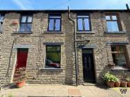 Main Photo of a 1 bedroom  Terraced House for sale