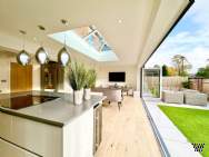 Main Photo of a 5 bedroom  Detached House for sale