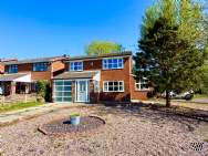 Main Photo of a 4 bedroom  Detached House for sale